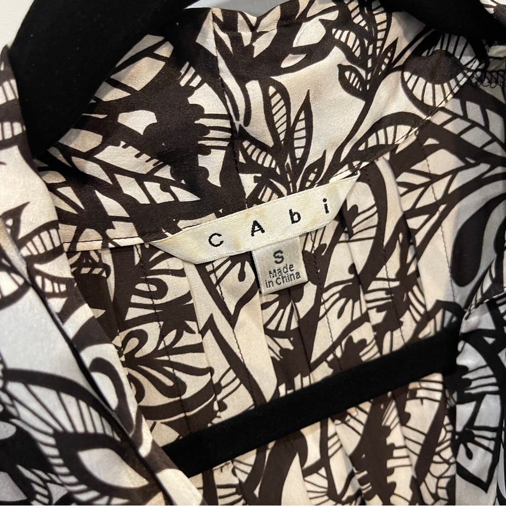 100% Silk CAbi #114 Sleeveless Tie Ascot Blouse Size Small Career Office EUC - Picture 6 of 13